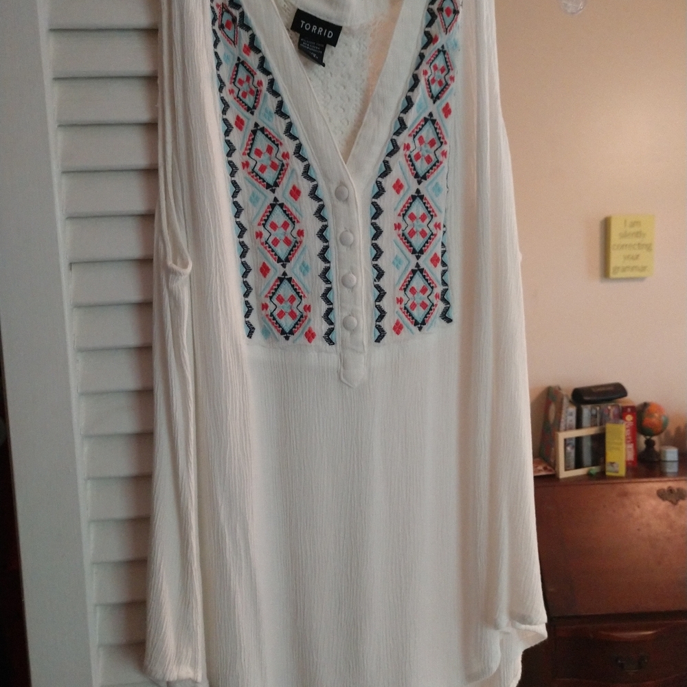 Embroidered lace-back blouse